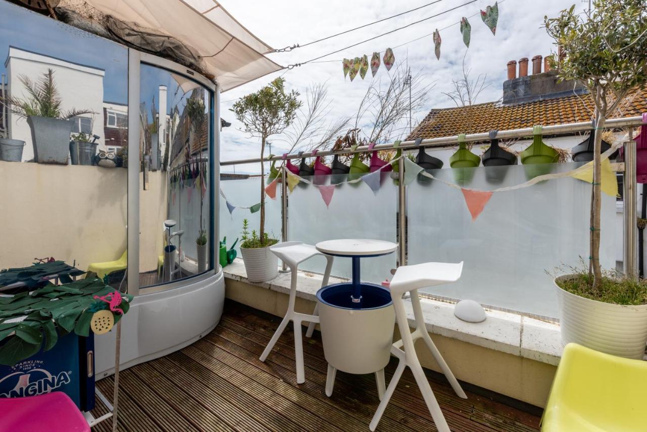 Little Brighton Beach Apartments - Also Separate Spa Cabin And Watersports Εξωτερικό φωτογραφία