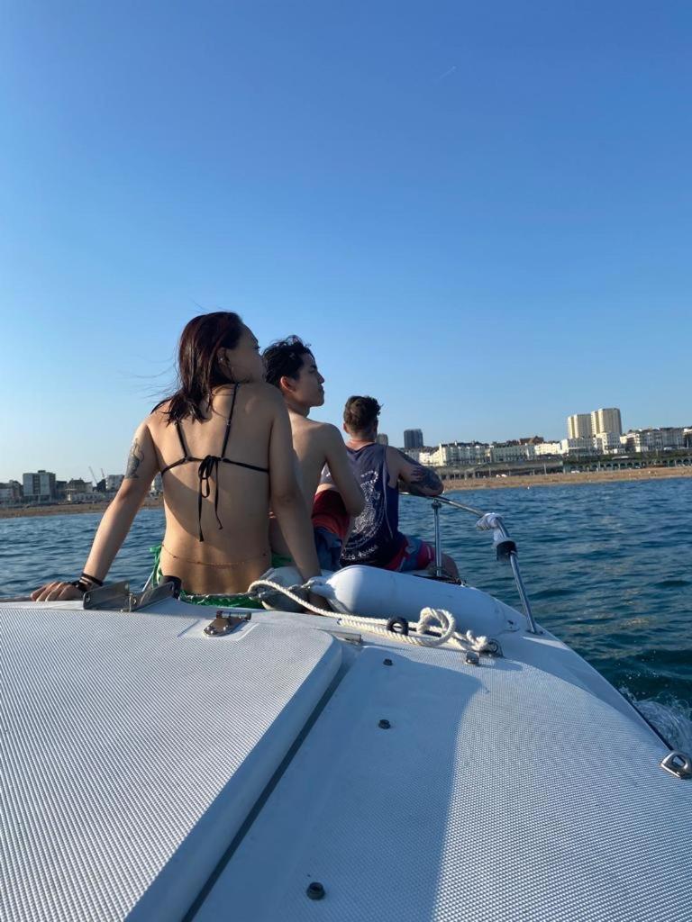 Little Brighton Beach Apartments - Also Separate Spa Cabin And Watersports Εξωτερικό φωτογραφία